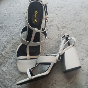 Size 8 white Qupid sandal